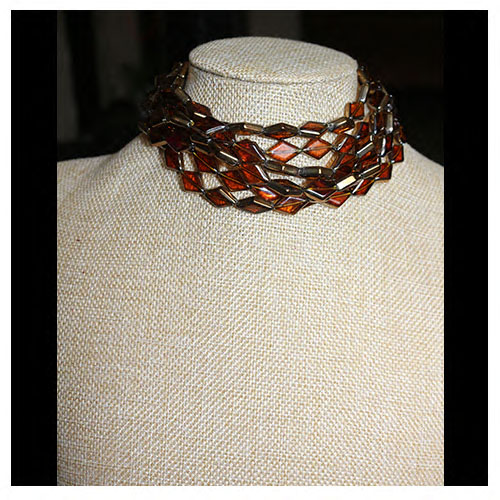 Round neck necklace / bow tie necklace